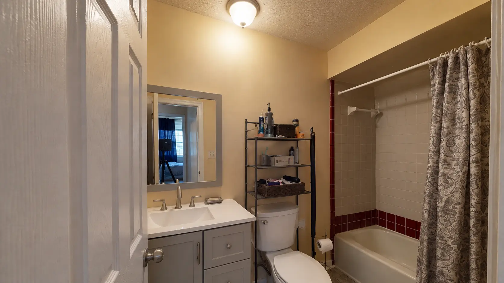 Outdated bathroom in need of renovation in a Lowcountry rental property